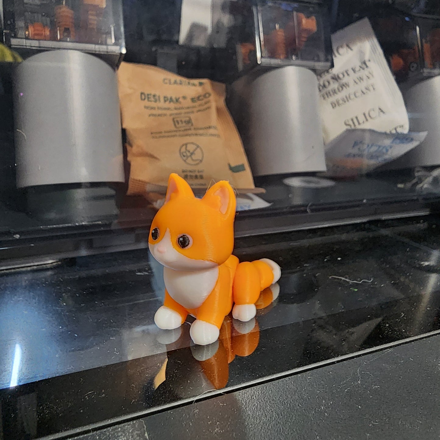 Clawing cat (articulated miniature)