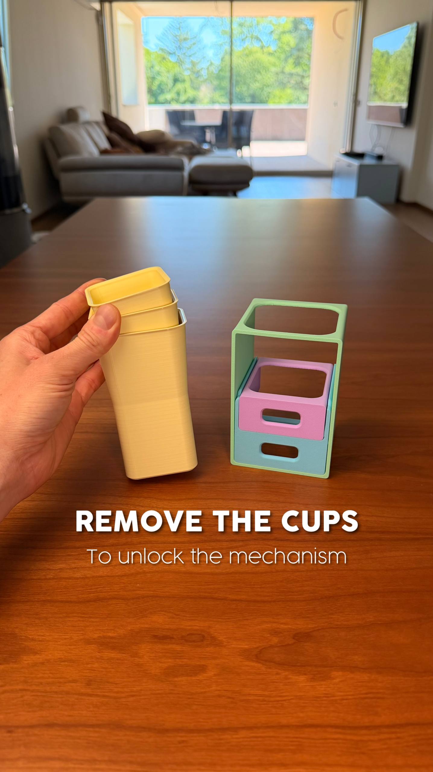 Pivot organizer - the satisfying pen holder